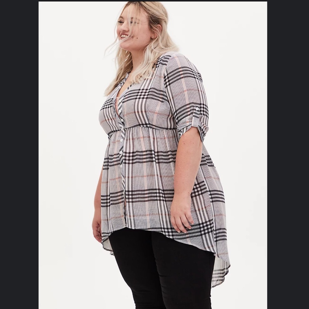 Torrid nwt hi lo top size 10​